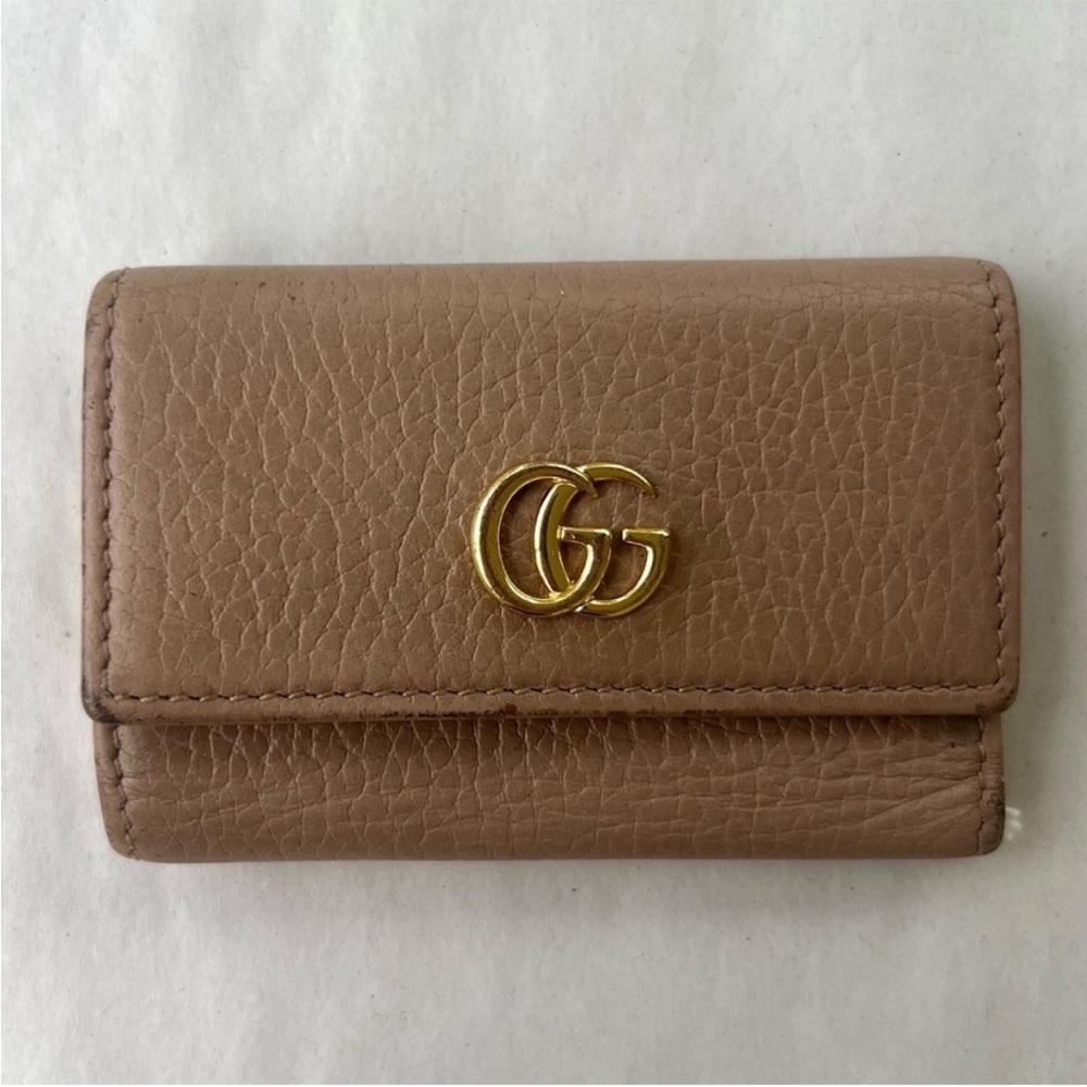 Gucci Beige Leather Marmont Key Holder